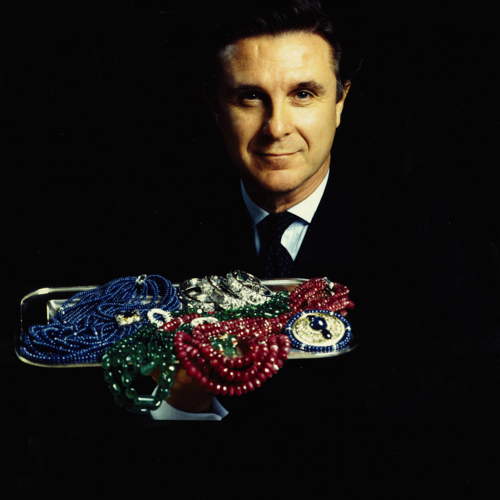 Cover of a French magazine with Alberto Repossi