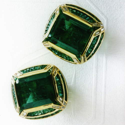 Special order important emeralds earrings High Jewellery late 1990 private collection 
