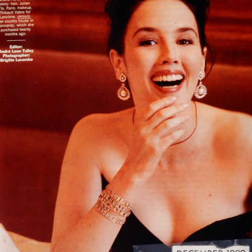 French actress Isabelle Adjani wearing the «Repossi love bracelets»