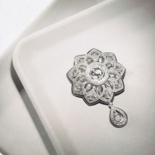 Repossi Brooch collection «India» in white gold and black lines antiques cut Indian diamonds